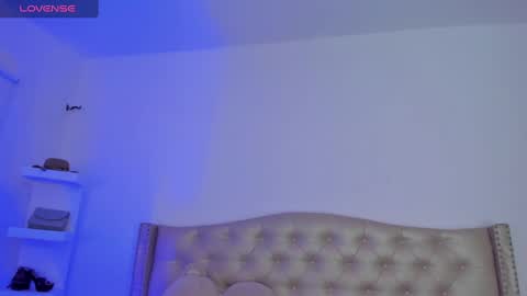 Snapshot of nikiibrooks chatting on January 23, 1:30 am Niikii online show from January 23, 1:30 am