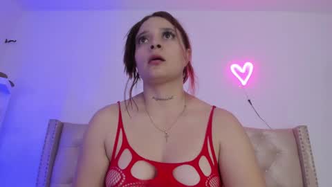 Snapshot of nikiibrooks chatting on February 15, 4:36 am Niikii online show from February 15, 4:36 am