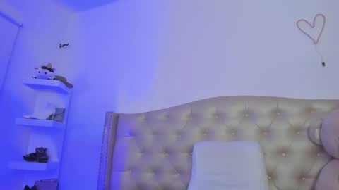 Snapshot of nikiibrooks chatting on February 18, 3:21 am Niikii online show from February 18, 3:21 am