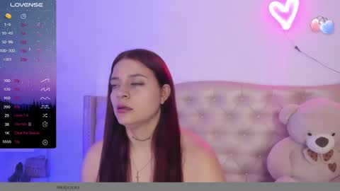 Snapshot of nikiibrooks chatting on February 24, 1:35 am Niikii online show from February 24, 1:35 am