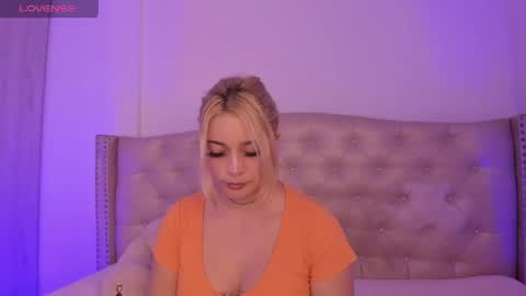 Niikii online show from May 29, 2:42 am