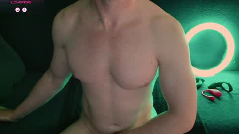 Snapshot of nikitin21 chatting on July 14, 8:41 am Sasha online show from July 14, 8:41 am