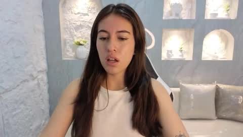 Snapshot of nikka_tx chatting on October 26, 8:04 pm Online 2200 to 600 online show from October 26, 8:04 pm