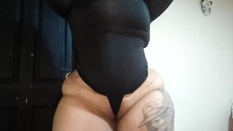 Snapshot of nikki_gray chatting on March 8, 12:30 am Nikkita online show from March 8, 12:30 am