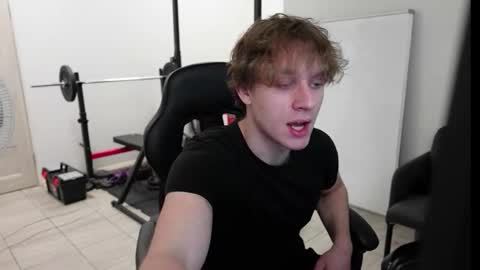 Snapshot of nikki_hard chatting on December 14, 2:33 pm nikki online show from December 14, 2:33 pm