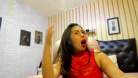 Snapshot of nikki_nikol chatting on June 17, 12:02 am Nikki online show from June 17, 12:02 am