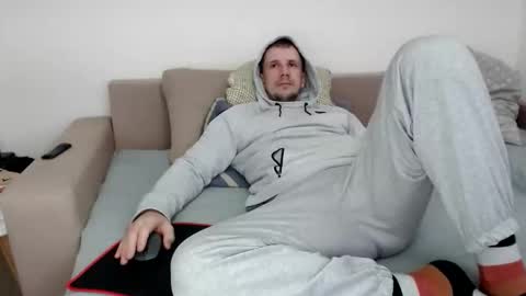 Snapshot of nikkiaadel chatting on October 27, 7:34 am Nick online show from October 27, 7:34 am