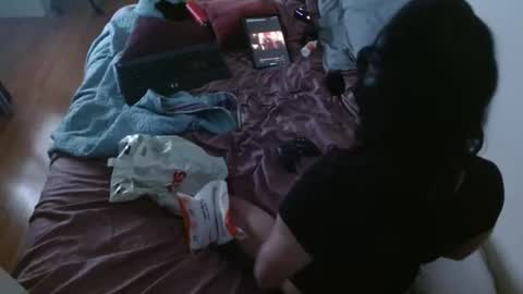 nikkigamer online show from February 11, 8:52 am