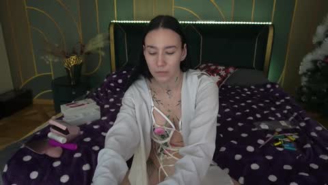 Snapshot of nikkigoldx chatting on December 26, 12:38 pm Nikki online show from December 26, 12:38 pm