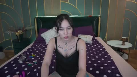 Snapshot of nikkigoldx chatting on February 9, 4:07 pm Nikki online show from February 9, 4:07 pm