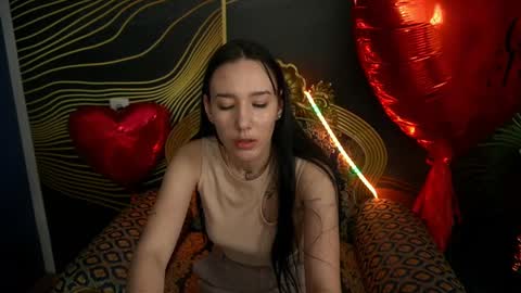 Snapshot of nikkigoldx chatting on March 1, 8:31 pm Nikki online show from March 1, 8:31 pm