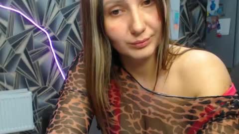 Snapshot of nikkikiss___ chatting on April 18, 7:58 pm nikkikiss___ online show from April 18, 7:58 pm