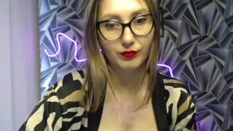 Snapshot of nikkikiss___ chatting on May 15, 11:45 pm nikkikiss___ online show from May 15, 11:45 pm