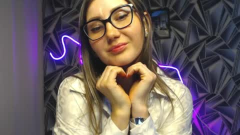 Snapshot of nikkikiss___ chatting on May 16, 3:22 pm nikkikiss___ online show from May 16, 3:22 pm