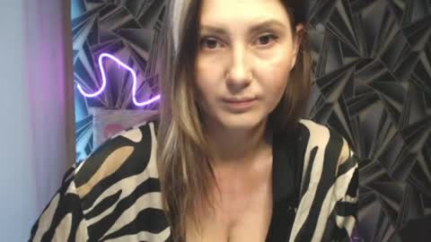 Snapshot of nikkikiss___ chatting on May 20, 12:28 am nikkikiss___ online show from May 20, 12:28 am
