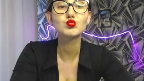 Snapshot of nikkikiss___ chatting on May 26, 1:34 am nikkikiss___ online show from May 26, 1:34 am
