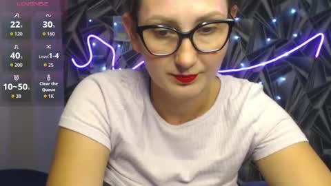 nikkikiss___ online show from July 7, 4:11 pm