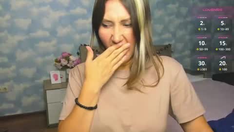 nikkikiss___ online show from July 10, 1:32 am