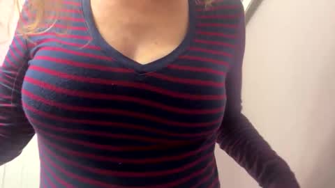 NikkiLuv online show from November 17, 6:14 pm