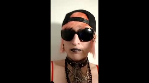 nikkimeows online show from April 12, 6:18 am