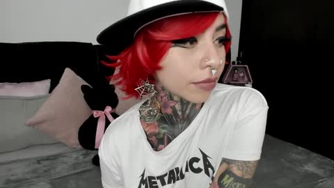 Nikki Ramone   online show from December 20, 9:11 am