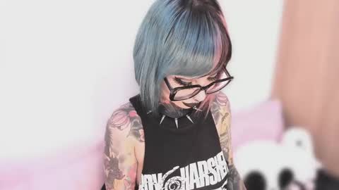 Nikki Ramone   online show from October 2, 10:28 pm