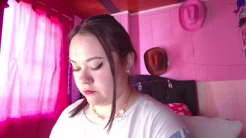 Snapshot of nikkirous_ chatting on February 12, 2:45 pm Nikkirous online show from February 12, 2:45 pm