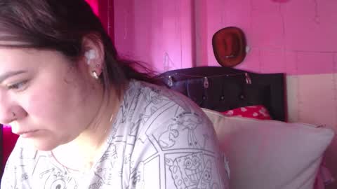 Snapshot of nikkirous_ chatting on February 16, 12:56 pm Nikkirous online show from February 16, 12:56 pm