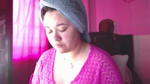 Snapshot of nikkirous_ chatting on March 1, 2:19 pm Nikkirous online show from March 1, 2:19 pm