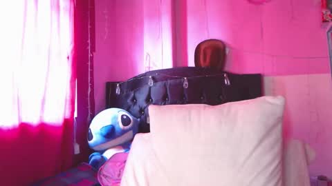 Snapshot of nikkirous_ chatting on March 25, 6:25 pm Nikkirous online show from March 25, 6:25 pm