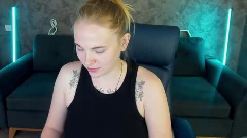 Snapshot of nikkyreyyy chatting on May 19, 1:06 pm nikkyreyyy online show from May 19, 1:06 pm