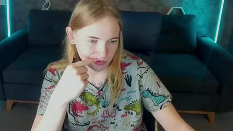 Snapshot of nikkyreyyy chatting on May 22, 5:47 am nikkyreyyy online show from May 22, 5:47 am