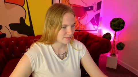 Snapshot of nikkyreyyy chatting on June 7, 5:44 am nikkyreyyy online show from June 7, 5:44 am