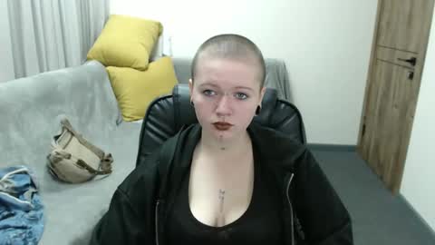 nikkysnow online show from September 19, 8:05 am