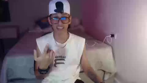 Snapshot of niklaus_wolf chatting on September 16, 10:00 pm niklaus_wolf online show from September 16, 10:00 pm