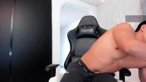 niklause_froid online show from February 2, 9:34 pm