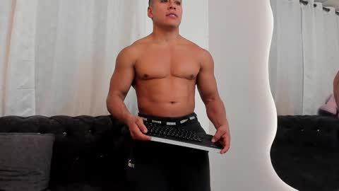 niklause_froid online show from February 13, 11:37 pm