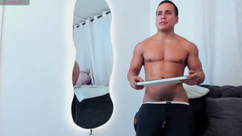 niklause_froid online show from February 27, 12:10 am
