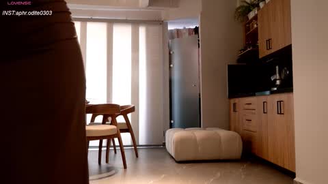 Snapshot of nikol_je chatting on September 29, 9:08 pm Nicole cam online show from September 29, 9:08 pm