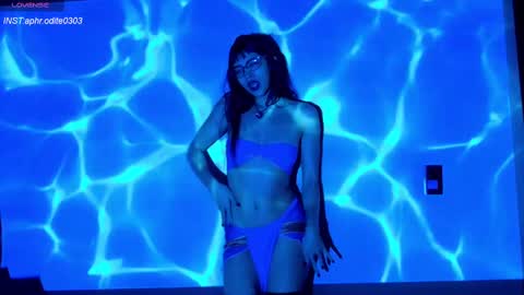 Snapshot of nikol_je chatting on October 3, 10:18 pm Nicole cam online show from October 3, 10:18 pm