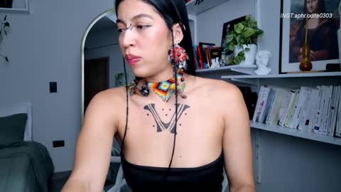 Nicole cam online show from April 9, 9:20 pm