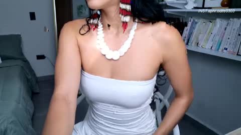Nicole cam online show from April 10, 8:02 pm