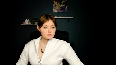 Snapshot of nikol_kitt chatting on December 20, 8:23 pm Little Niko Help me reach my goals online show from December 20, 8:23 pm