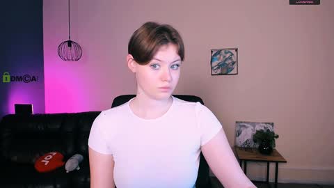 Snapshot of nikol_kitt chatting on December 30, 7:21 pm Little Niko Help me reach my goals online show from December 30, 7:21 pm