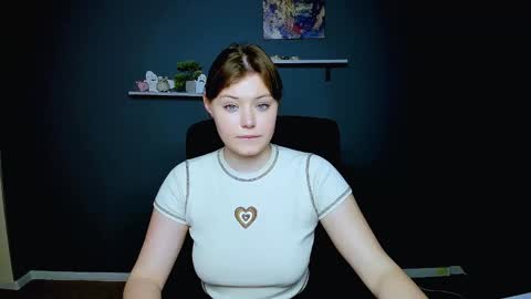 Snapshot of nikol_kitt chatting on January 2, 7:07 pm Little Niko Help me reach my goals online show from January 2, 7:07 pm