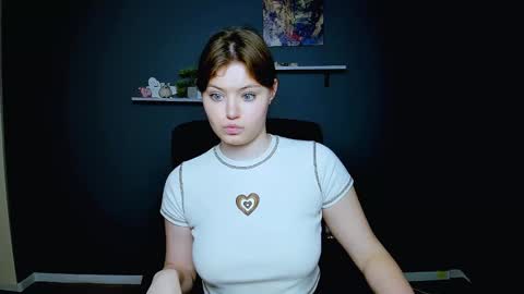 Snapshot of nikol_kitt chatting on January 2, 10:11 pm Little Niko Help me reach my goals online show from January 2, 10:11 pm