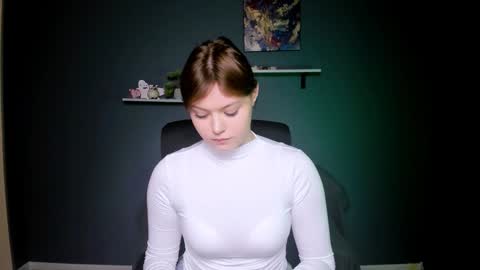 Snapshot of nikol_kitt chatting on January 4, 7:34 pm Little Niko Help me reach my goals online show from January 4, 7:34 pm