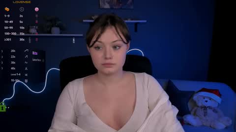 Snapshot of nikol_kitt chatting on February 24, 7:52 pm Little Niko Help me reach my goals online show from February 24, 7:52 pm