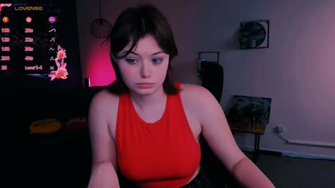 Snapshot of nikol_kitt chatting on February 27, 11:26 pm Little Niko Help me reach my goals online show from February 27, 11:26 pm