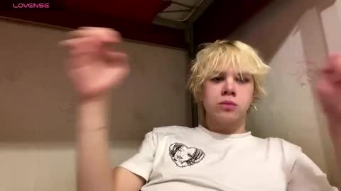 nikolasbucks online show from December 19, 9:33 pm